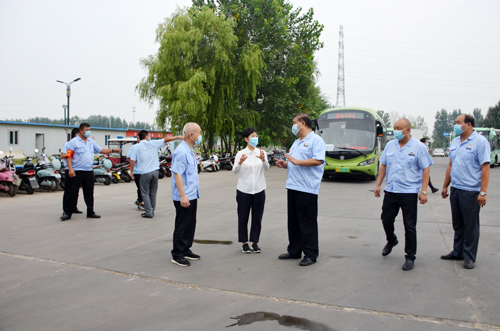 市委常委、宣傳部部長王飛到我公司 督查全國文明城市建設(shè)提升工作